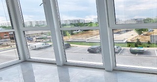Панорамное остекление балкона Орск цена от 11 тыс. руб. м/п.